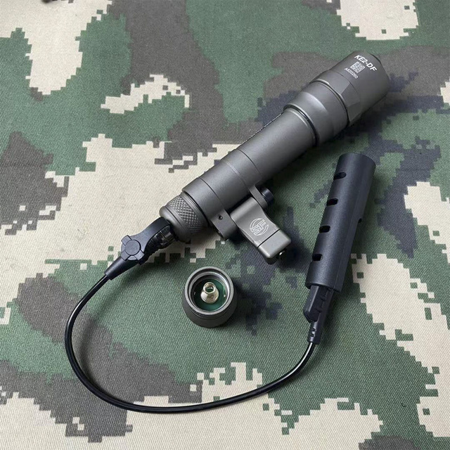 

Sotac Tactical Airsoft SF M640 M640DF Light Outdoor Rifle Flashlight Light LED Lanterna Fit 20mm Rail -DE, Customize