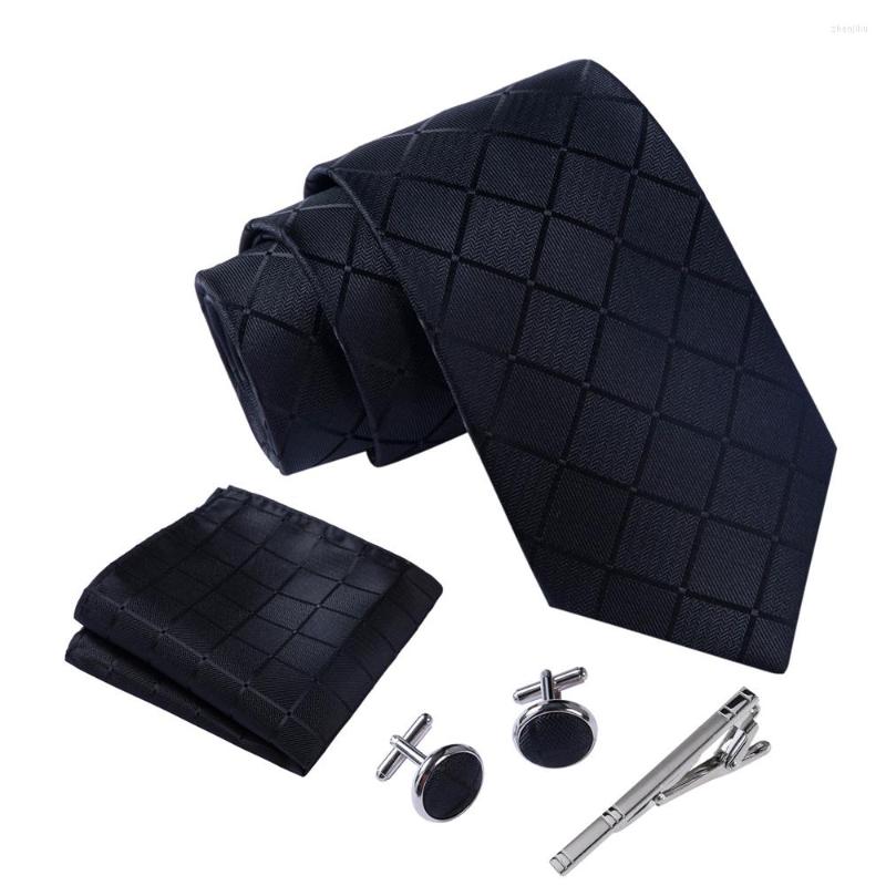 

Bow Ties Ikepeibao Classic Black Checked Plaid Men Necktie Sets WithVintage Hankie Metal Cufflinks And Clip Set Accessories Fit Group