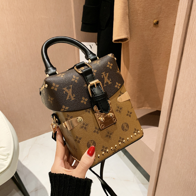 

New Class Box Bag Women Top Brand Soft Trunk Crossbody Bags for Women Luxury Shoulder Bag Vintage Square Box Leather Lady Clutches, Coffee