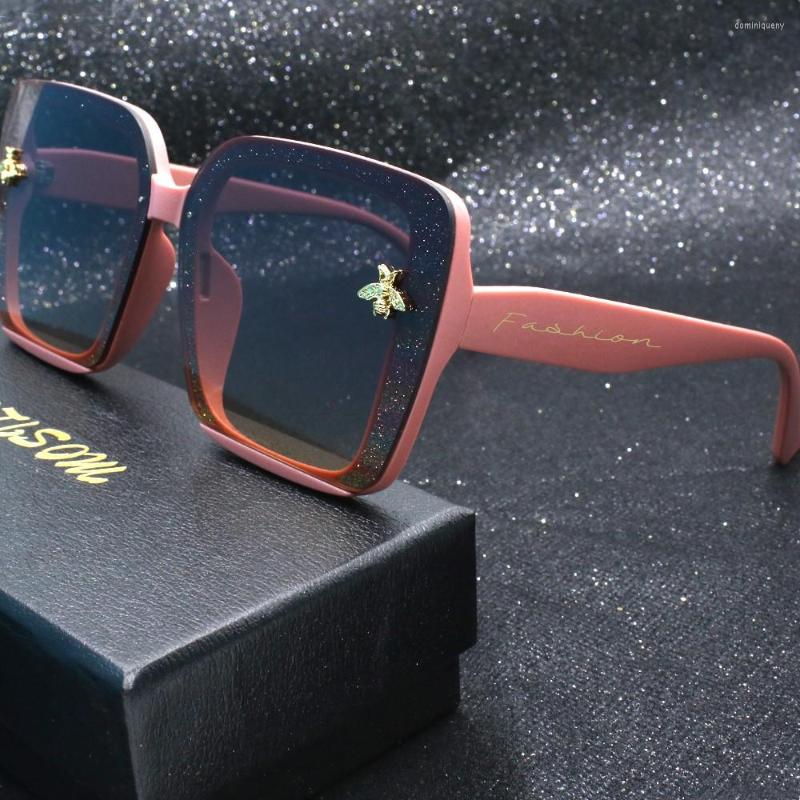 

Sunglasses 2023 Bee Women Brand Black Square Shades UV400 Gradient Sun Glasses For Men Cool One Piece Designer