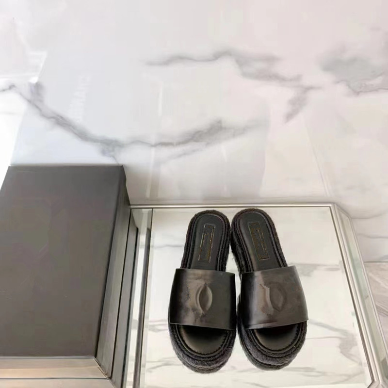 

Designer Ladies Slippers Summer New Grass Woven Flat Bottom Outerwear Beach Fairy Sandals Classic Versatile Casual Women's Shoe Strap Box