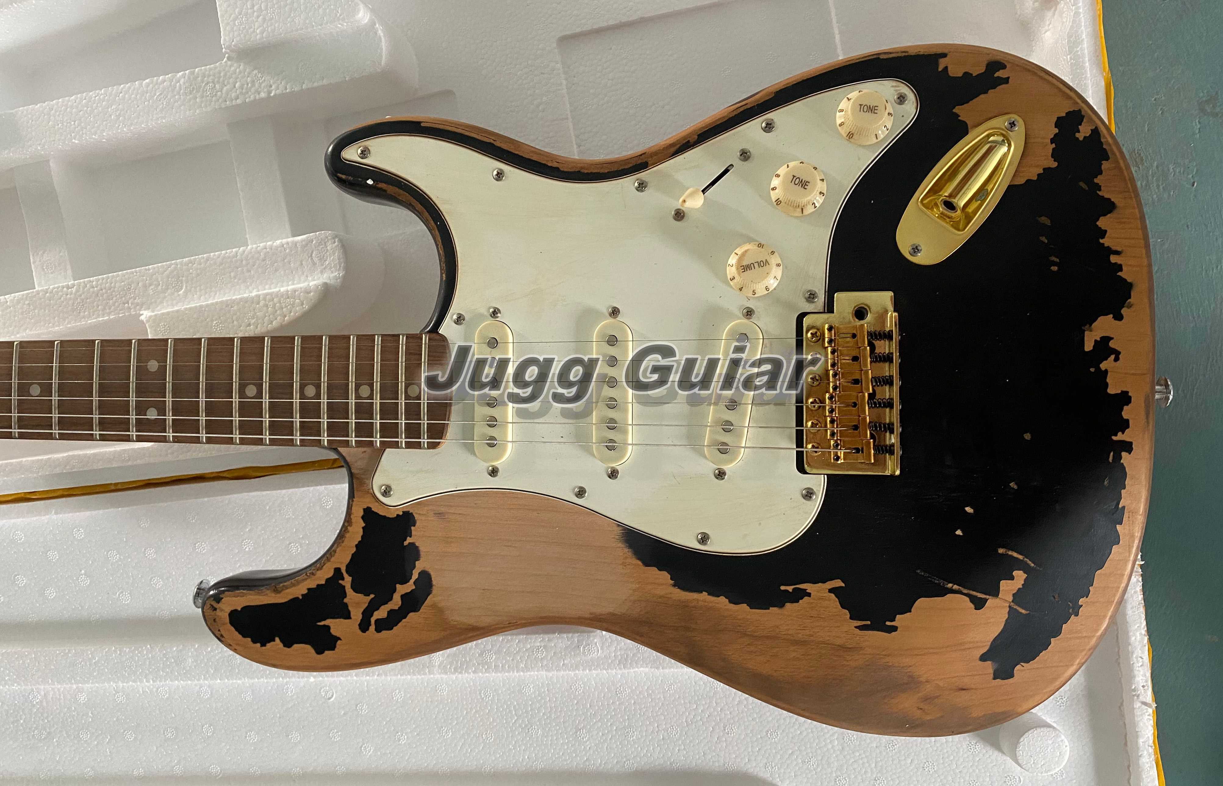 

In Stock, JohnMayer Black One Masterbuilt Relic ST Electric Guitar Alder Body, Vintage Gold hardware, Nitrolacquer Paint