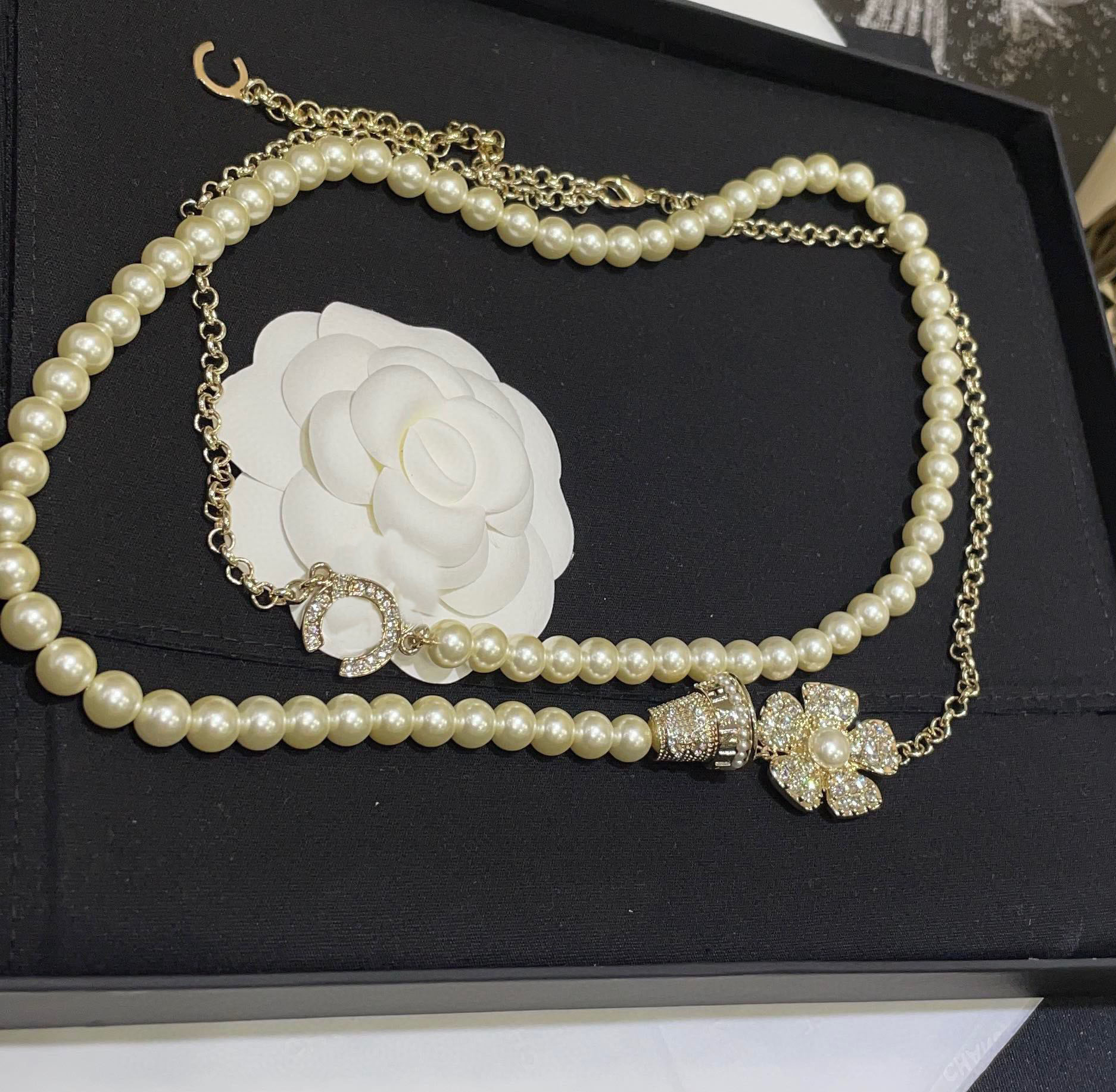 

2023 Luxury quality charm pendant necklace with dimaond and nature shell beads pearl design in 18k gold plated have box stamp PS7035B