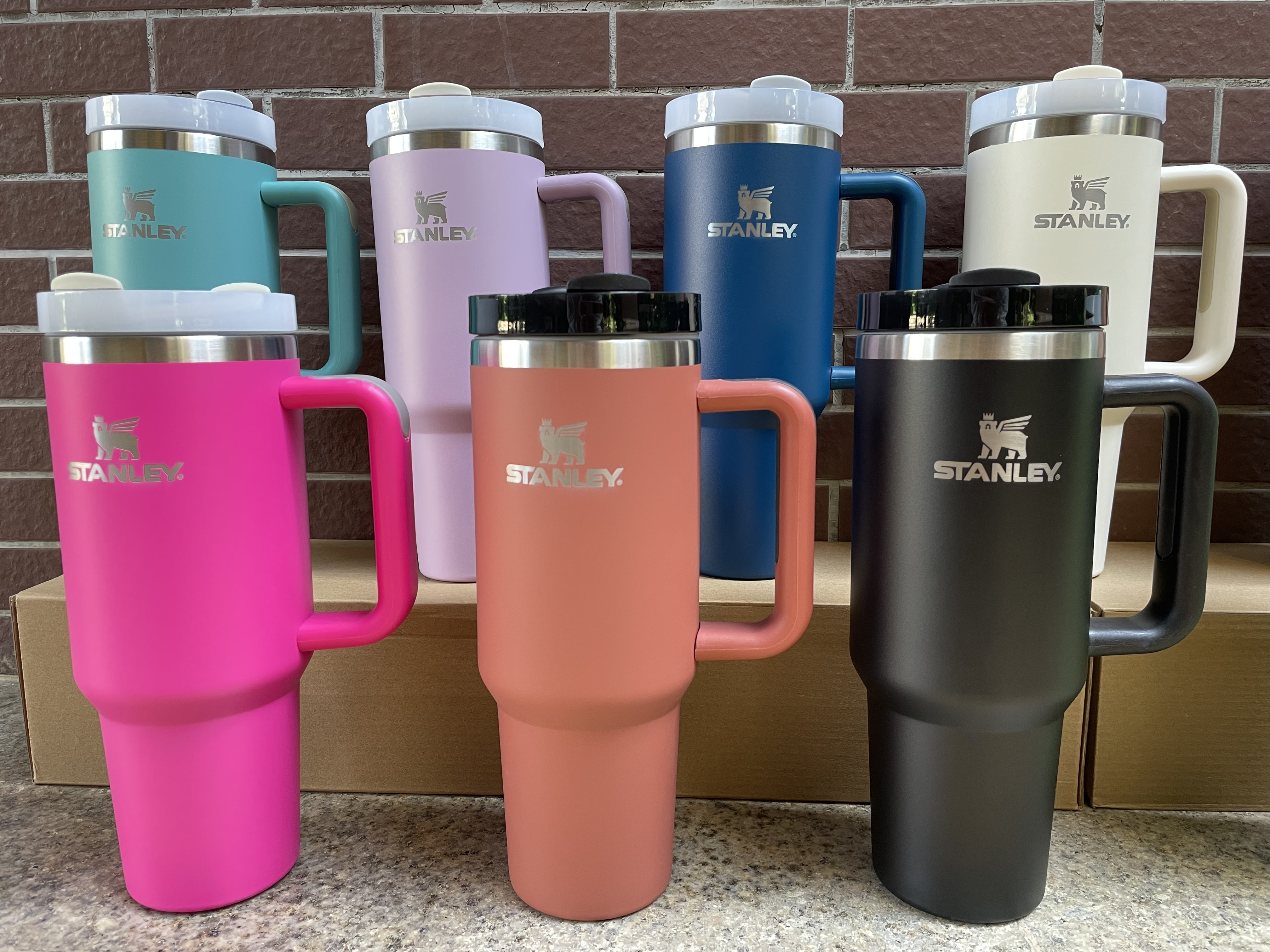 

Dune Stanley with Logo Quencher H2.0 40oz Tumblers Cups With Handle Insulated Car Mugs With Lids and Straws Stainless Steel Coffee Termos Tumbler 20 colors Ready ship, Multi-color