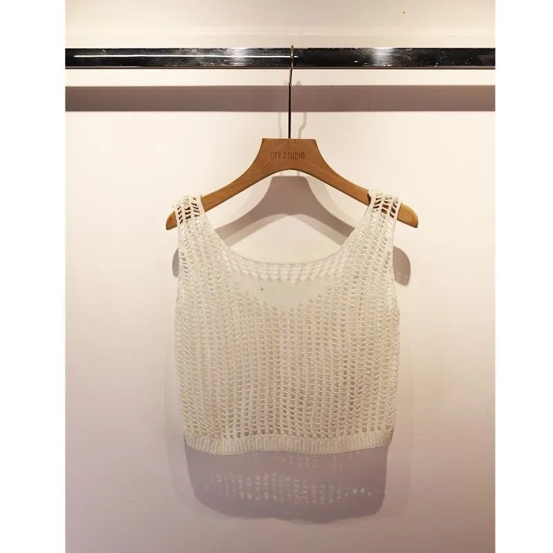 

Designer women's clothing hollowed out alphabet embroidery temperament senior sense sleeveless folded wear summer thin short style knitted vest women's top T-shirt, Black