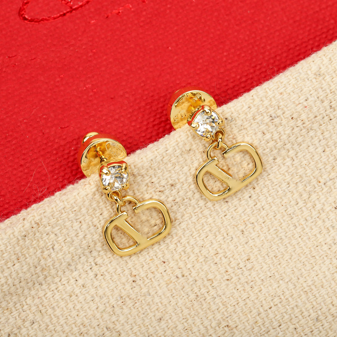 

Designer Earring V Logo Brand Stud Charm Pearl Earing Women Fashion Hoop Jewelry Luxury Metal Earring Jeweler Women's Gifts mzh