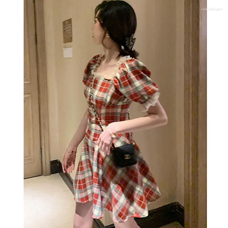 

Party Dresses Retro Plaid Red Dress Female Summer Temperament Square Collar Bubble Sleeve French Waist Show Thin Boudoir Bosom Friend Outfit, Short