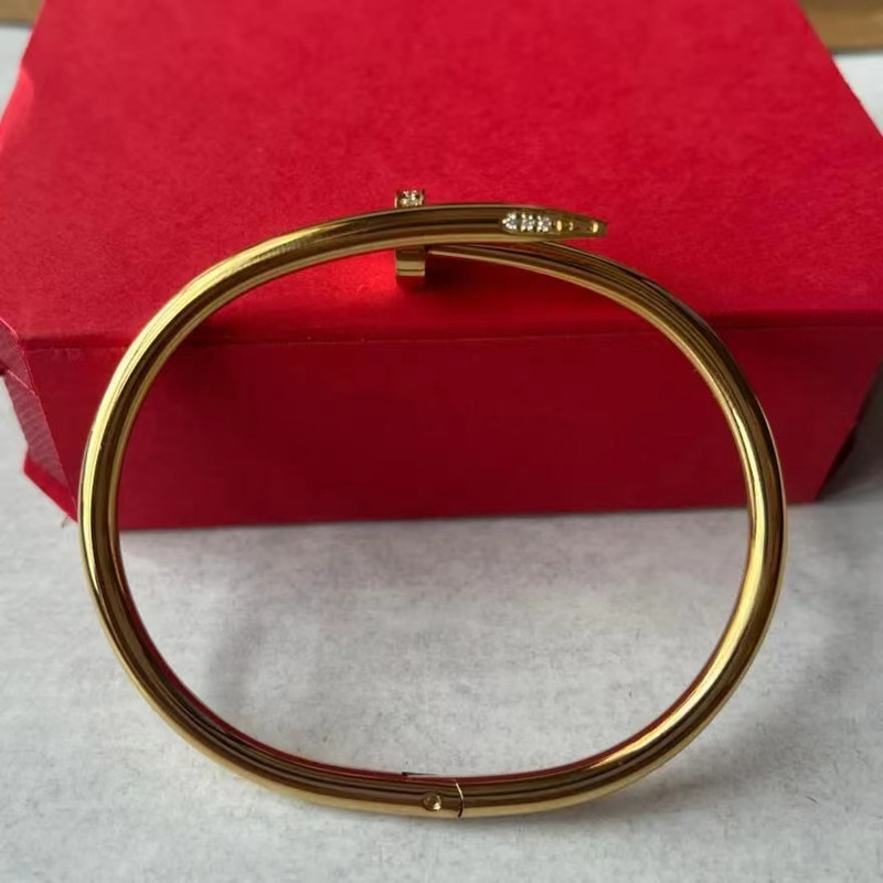 

designer bracelets for woman screw bracelet womens bracelet Fashion Nail Bracelet plated with 18K gold is suitable for women wedding mother's day ornaments