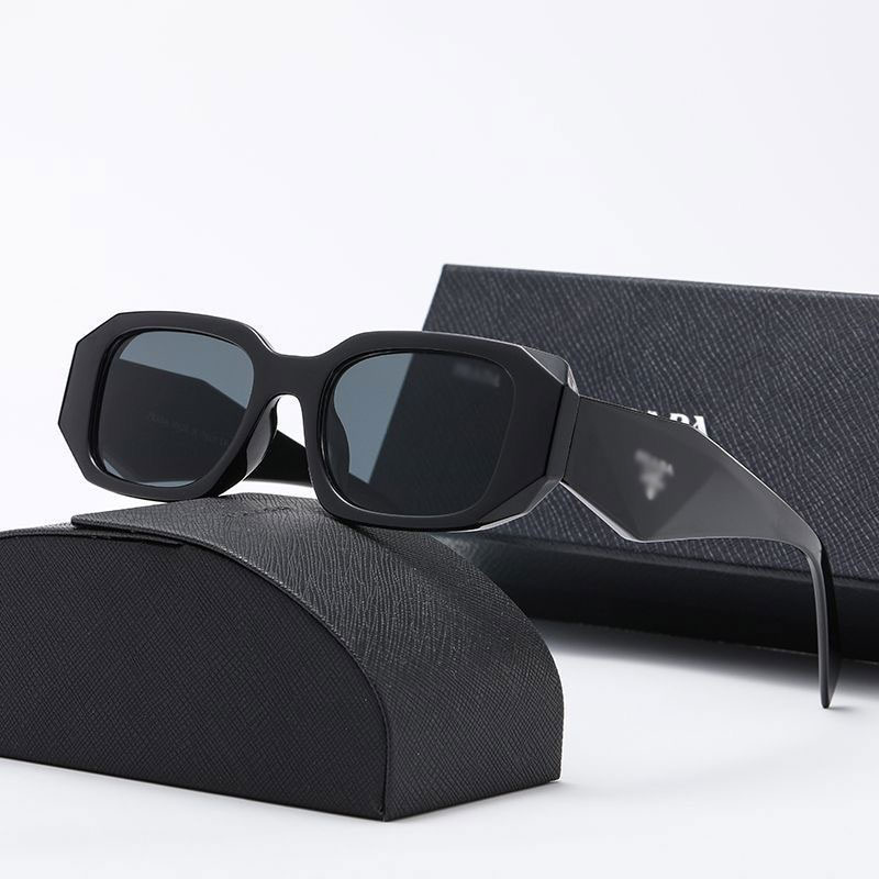 

Fashion Sunglasses Goggle Beach Sun Glasses For Man Woman Eyeglasses 17W Outdoor sports Sacoche Trapstar designer sunglasses