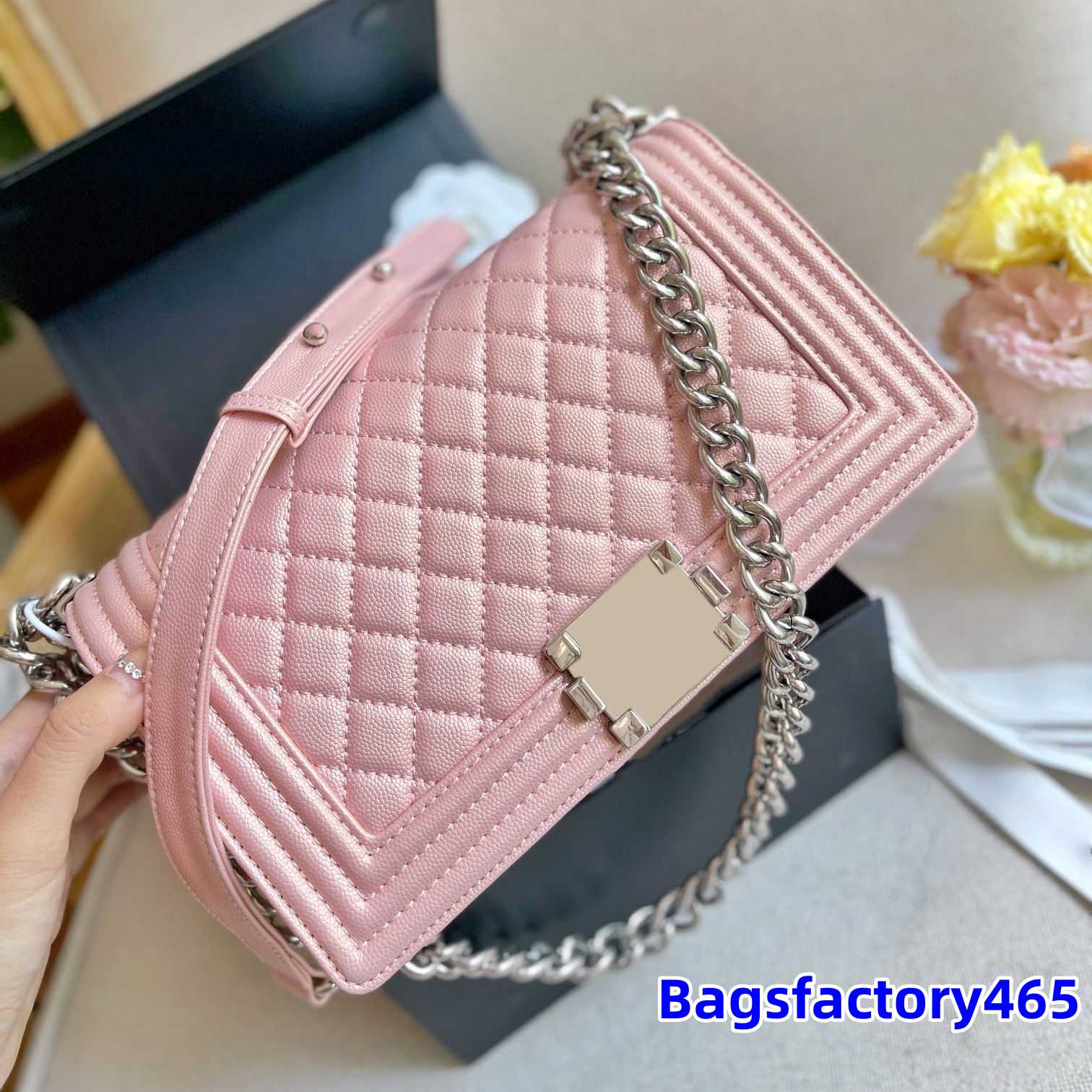 

22 F/W Iridescent Bag Pearl Classic Flap Suture Boy Bag With Silver Metal Hardware Chain Crossbody Shoulder Handbag Designer Handbags Adjustable Shoulder Straps, Color 11