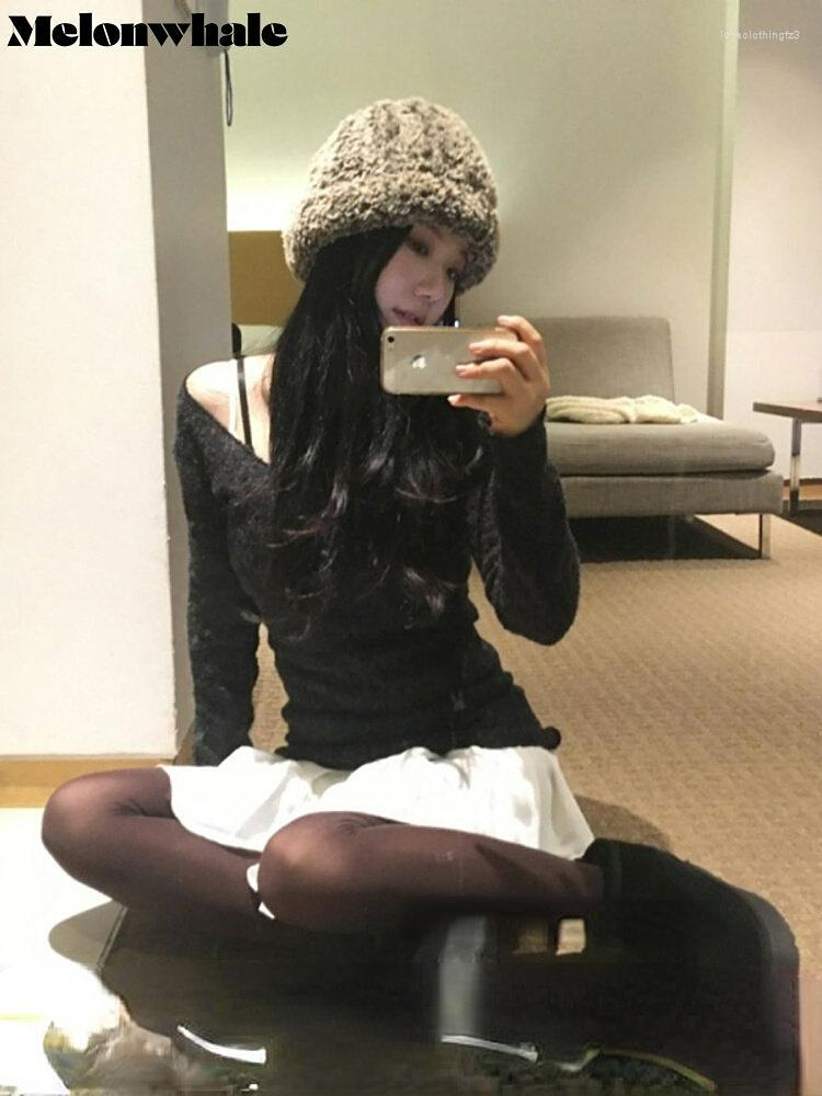 

Women's T Shirts MelonWhale Women Black Slim Knitting Casual T-shirt Korean Style V-Neck Long Sleeve Fashion Spring Summer 2023 M464