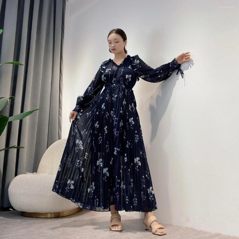 

Casual Dresses Top Quality Deep Blue Floral Print Pleat Ruffle Patchwork V-neck Long Dress For Vacation Women Clothing