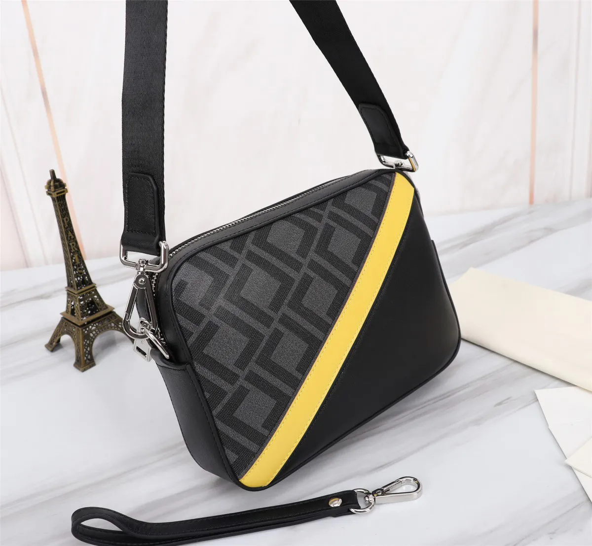 

2023 new camera bag canvas travel Shoulder Bag Organizer duffle Hobo messenger bag cross body clutch totes Designer square handbag zipper Women strap mens Soft purse, Slash-black