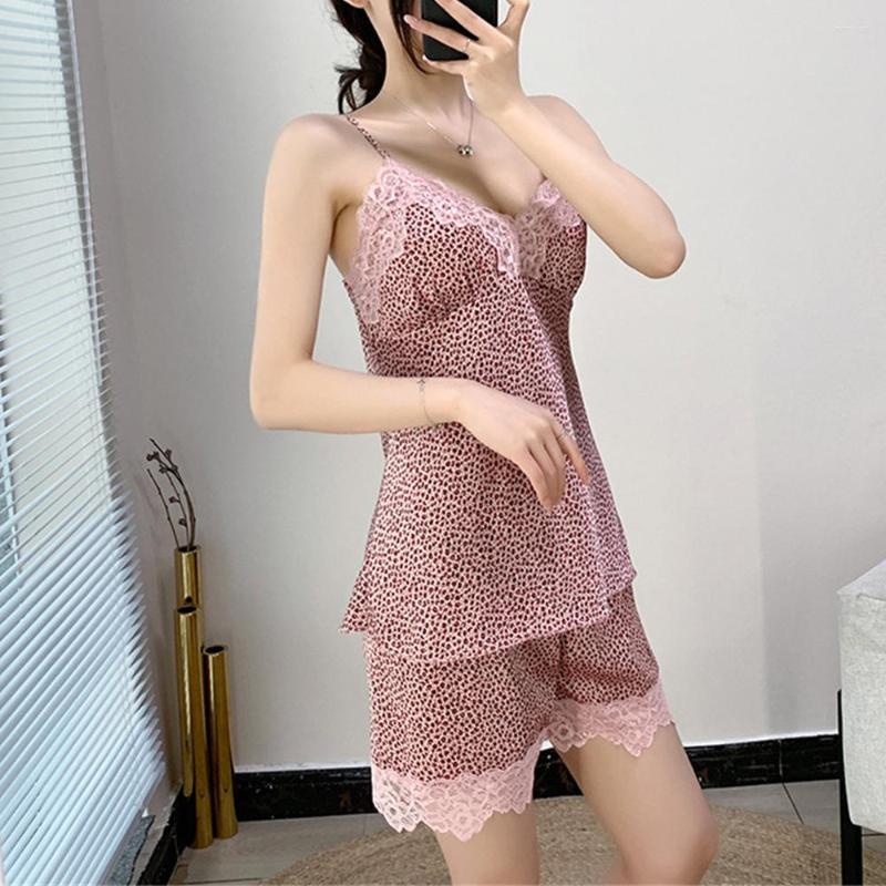 

Women's Sleepwear Sexy Women's Pajamas Suit Leopard Print Suspender Shorts Two-Piece Set Summer Ice Silk Female Home Wear With Chest Pad