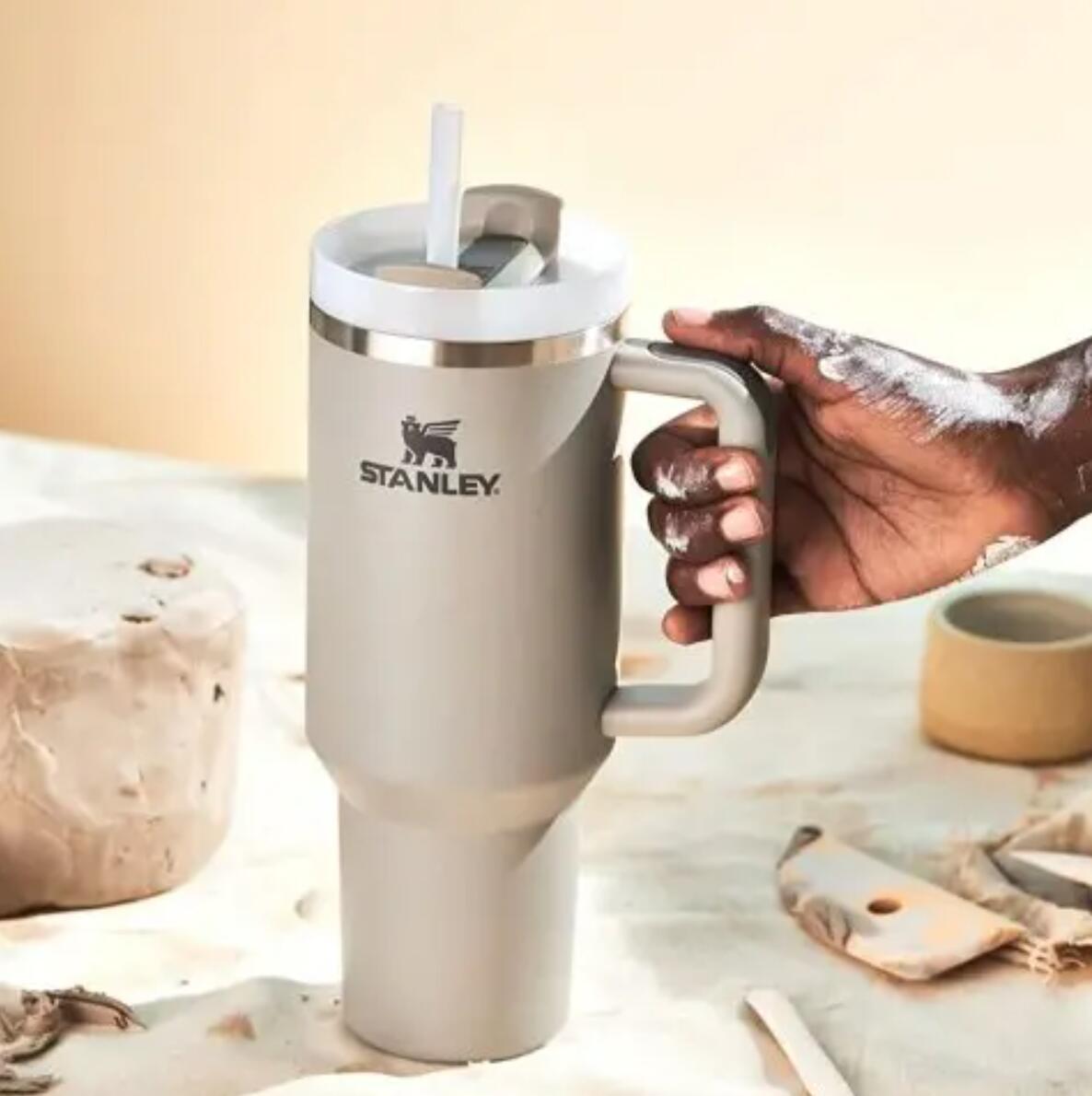 

With Stanley LOGO 40oz 2nd stainless steel tumbler with handle lid straw big capacity beer mug water bottle outdoor H2.0 DUNE cup vacuum insulated drinking GG0711799, Multi-color