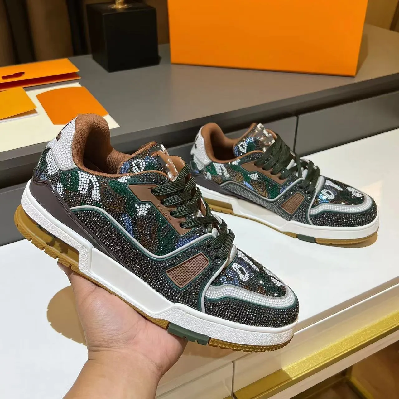 

Platform Casual shoe Designer shoes Rhyton Sneakers Beige Men women Trainers Vintage Luxury Chaussures 35-45