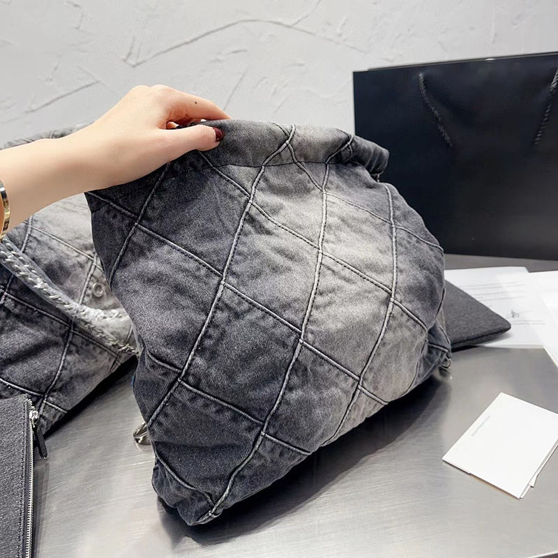 

2023 Denim Grand Shopping Bag Tote Designer Woman Sling Body Bag Most Expensive Handbag With Silver Chain Gabrielle Quilted, Blue denim fabric