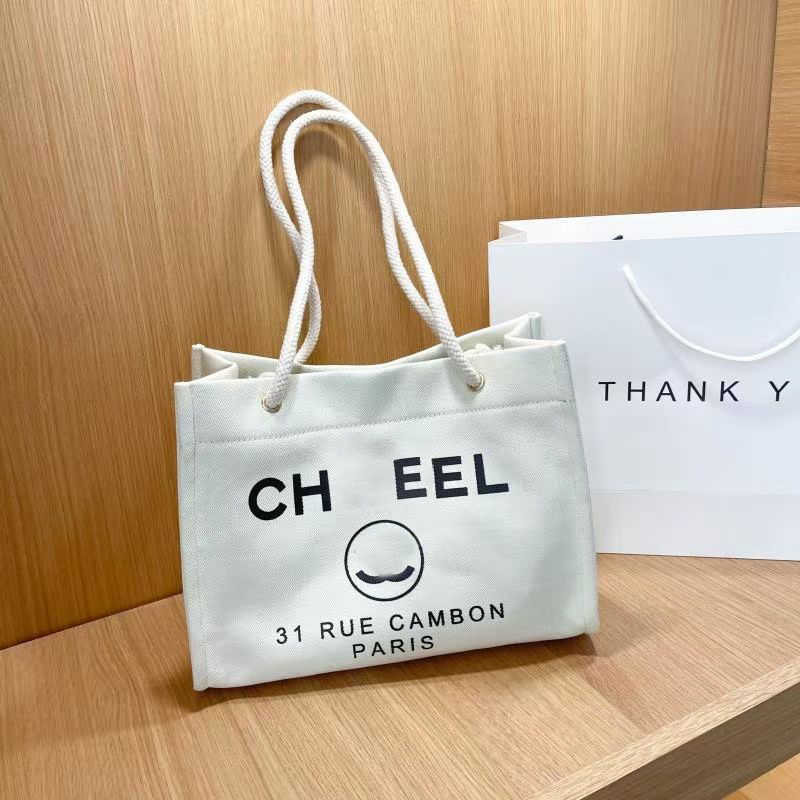 

Designer Channel Cc Women Chanei Bag Small Fragrant Bag Women's New Korean Chain Versatile Fashion Bag Women's Crossbody Bag French Style Wallet Round Bag, White 33x22