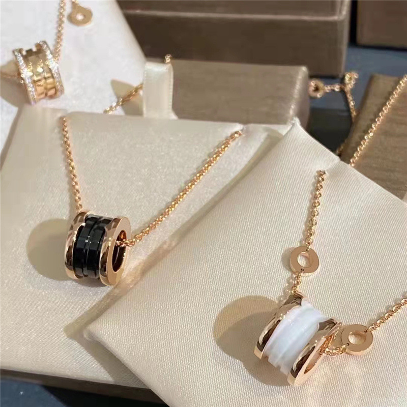 Collier de luxe pour homme en acier inoxydable femmes chaîne pendentif colliers charme collier de créateur bijoux plaqué or cadeau de Saint Valen