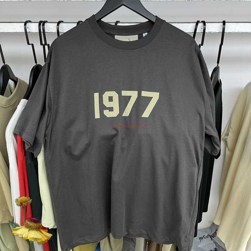 

FOG 2023 ESS Mens Designer T Shirt 1977 Printed Fashion man T-shirt Top Quality Cotton Casual Tees ESS Casual Letters Printing Tops Size range S-XL
