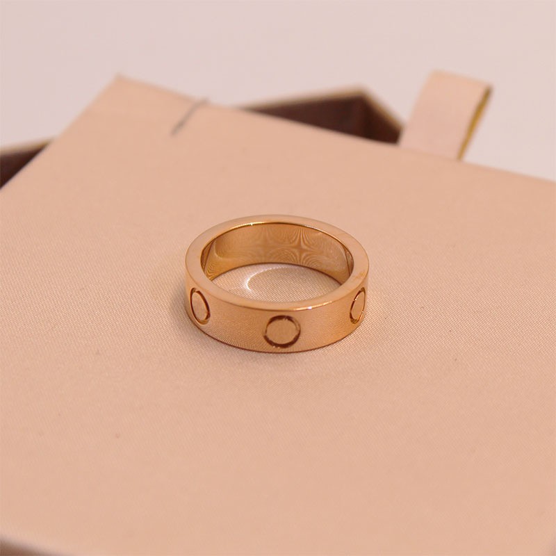 

Designer rings moissanite rings designer jewelry earrings diamond ring studded with titanium steel Classic simple gold and silver roses wedding gifts