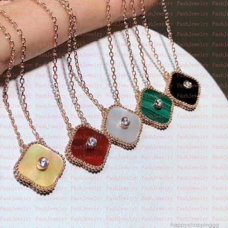 

2023 Pendant Necklaces for women Elegant 4/Four Leaf Clover locket Necklace Highly Quality Choker chains Designer Jewelry 18K Plated gold girls Gift