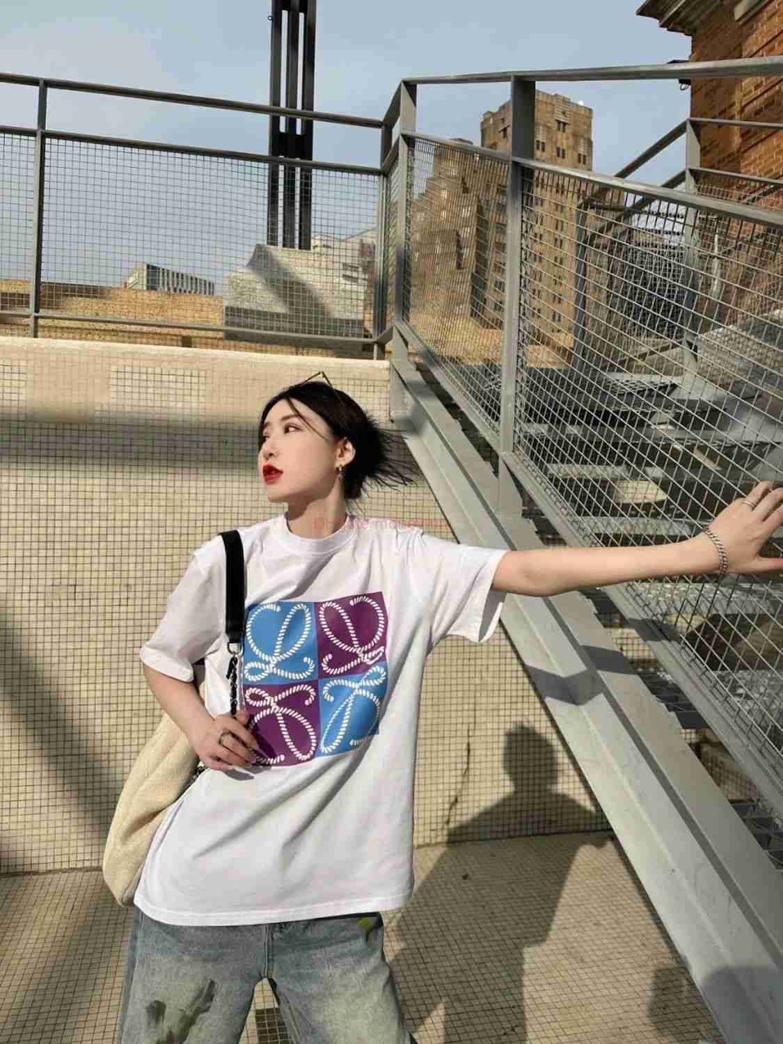 

Designer Fashion Clothing Tees Tshirts Loewe 2023 Summer New Style Spliced Hemp Rope Casual Round Neck Short Sleeve Womens Loose Tshirt Mens Top Luxury Casual Street, White