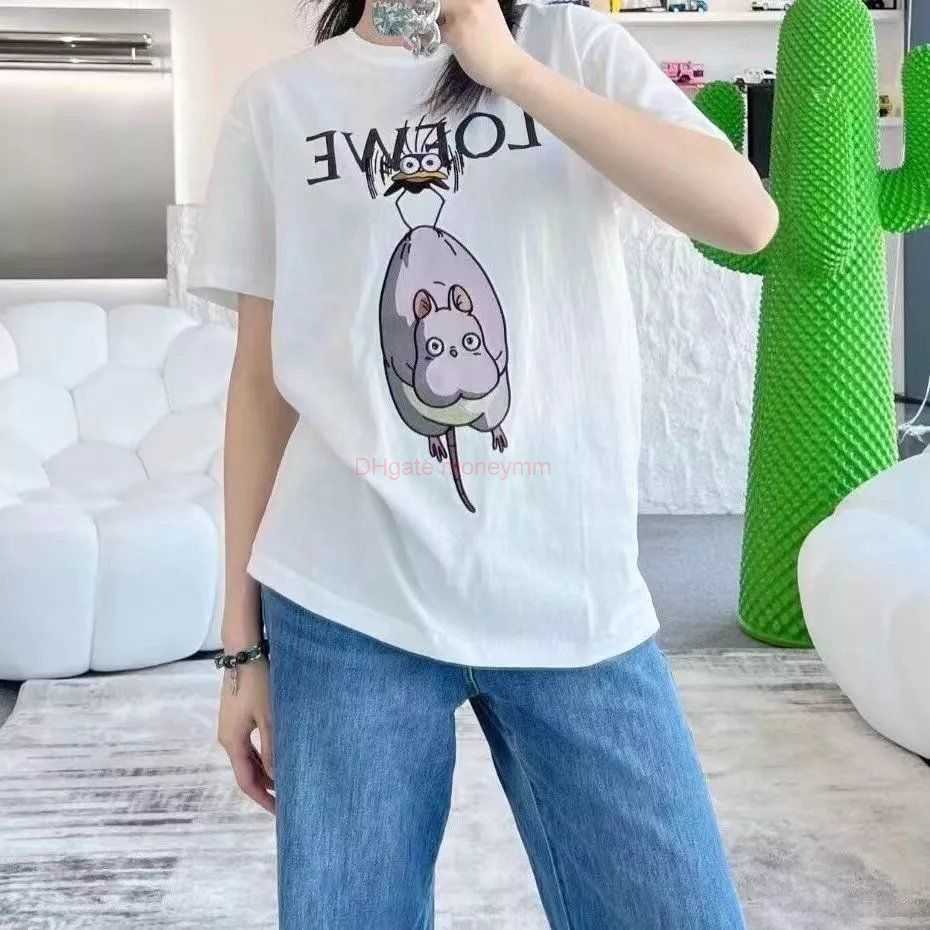 

Designer Fashion Clothing Tees Tshirts Loewe 23 New Qianyu Qianxun Co Branded Series Printed Loose Short Sleeve Tshirt Round Neck Mens and Womens Top Luxury Casual St, White classic