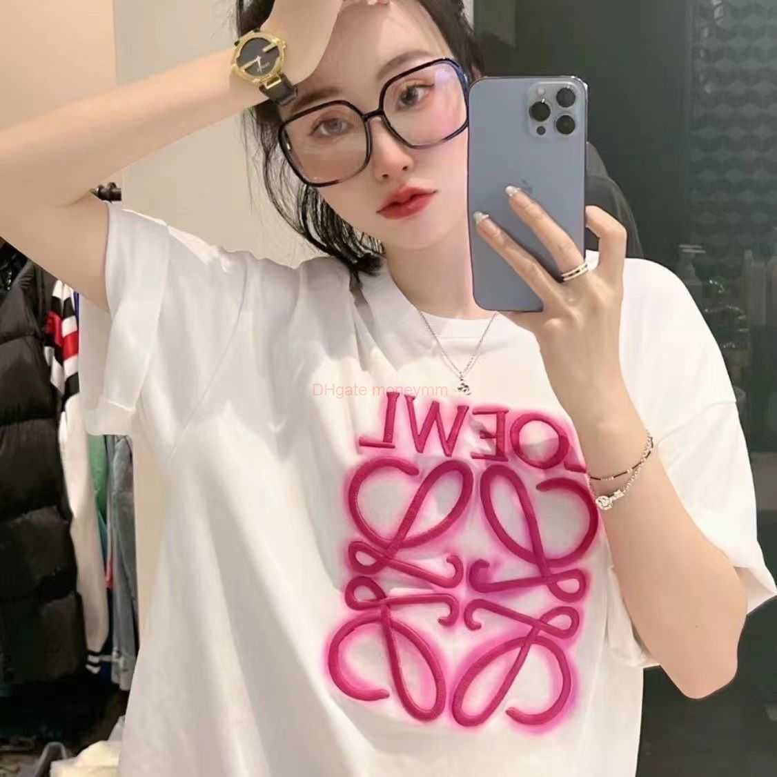 

Designer Fashion Clothing Tees Tshirts Loewe Chaopai Short Sleeve Tshirt for Men and Women Luo Yijia Neon Embroidery Fluorescent Powder Pure Cotton Round Neck Summe, White