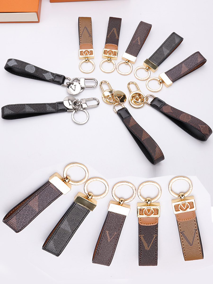 

YA Designer Keychains Luxury Mens Keyring With Gold Plated Buckle Letters Portachiavi Bag Charm Lanyard Pendant Car Leather Classic Keychain For Women 33