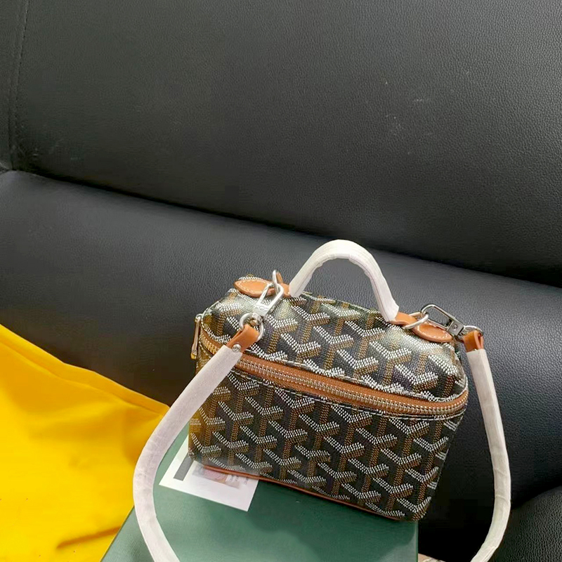 

makeup bag designer Bag toiletry bag luxury cosmetic bag Leather large capacity bag Toilet Pouch Women Beauty Makeup Case 7 colour choose from bag very nice, Yellow