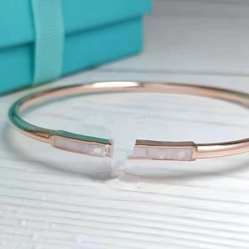 

designer bracelets for woman designer jewelry silver bracelet fashion bracelet high quality bracelet Luxury jewelry colorfast hypoallergenic birthday gift