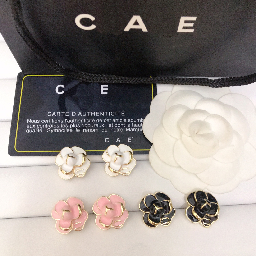 

Mixed Three Color Flower Earrings Summer Romantic Women Jewelry Classic Design Correct Logo Earrings High Quality Gift Stud New Gold Earrings Wholesale