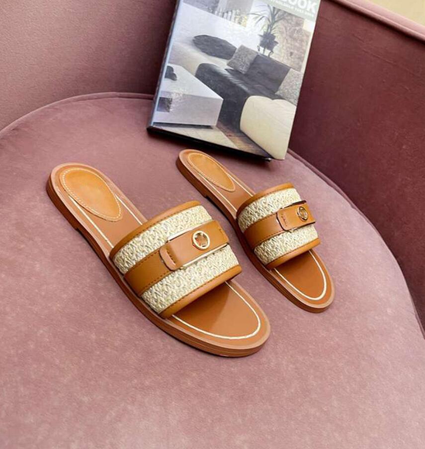 

Luxury Lock It Flat Mule Leather Slippers Tassel Metal Women Durable Leather Comfortable Padded Insole Slides Beach Sandals With Box