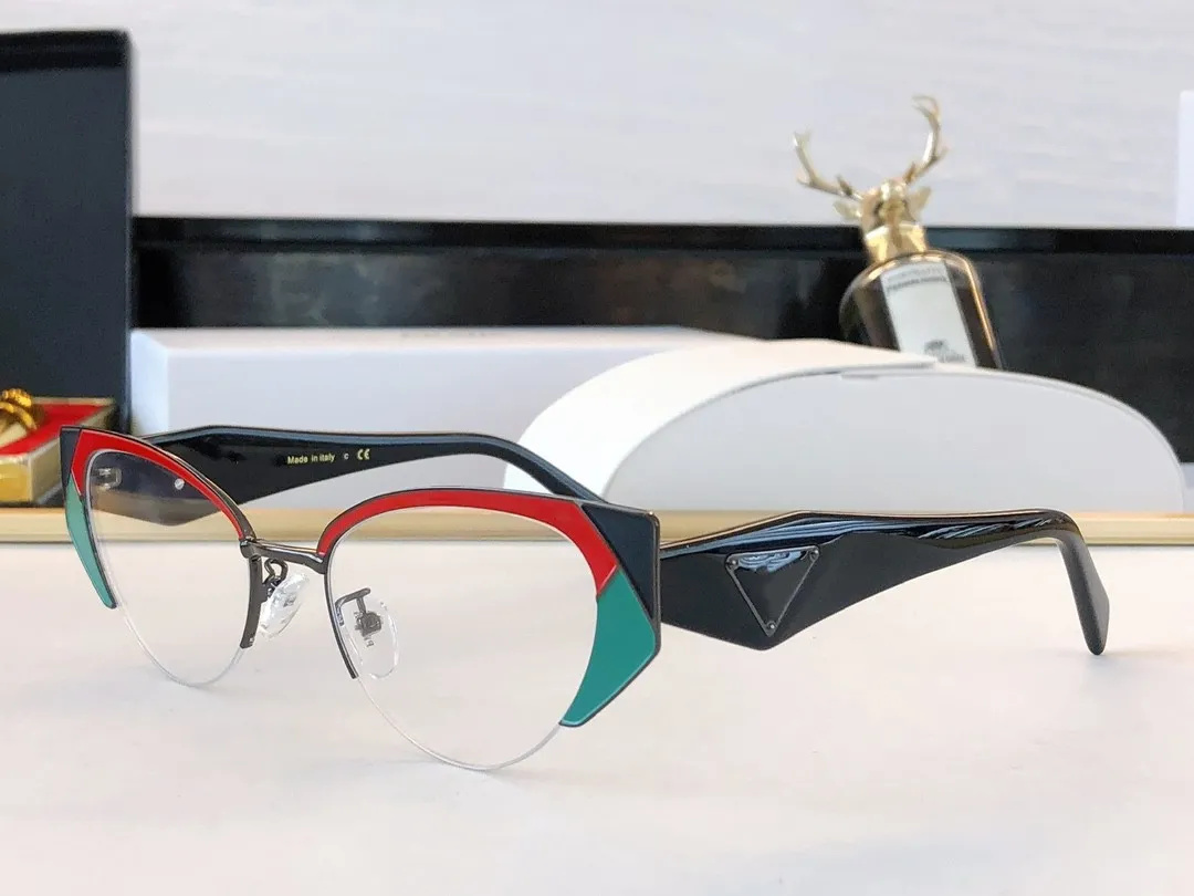

621s yewear Designer Sunglasses Stereo Triangle Sign Mens Womens Color-Blocking Mirror Leg Goggles Beach Glasses