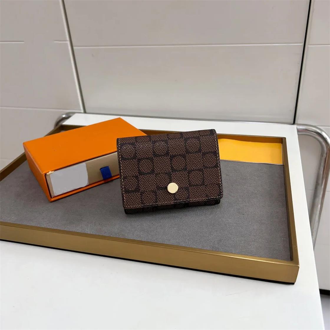 2023 Fashion Luxurys Top Quality Designer Femmes courtes Portefeuille Femme Purse Discount Original Box Carte Box Floreed Flower Womens Wallet Da