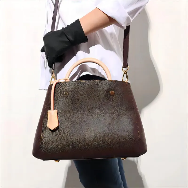 

MONTAIGNE BB Handbag Designer Bag Women Luxurys Handbags Shoulder Bags Shopping classic brand large capacity fashion high qualit, Montaigne customized 22cm