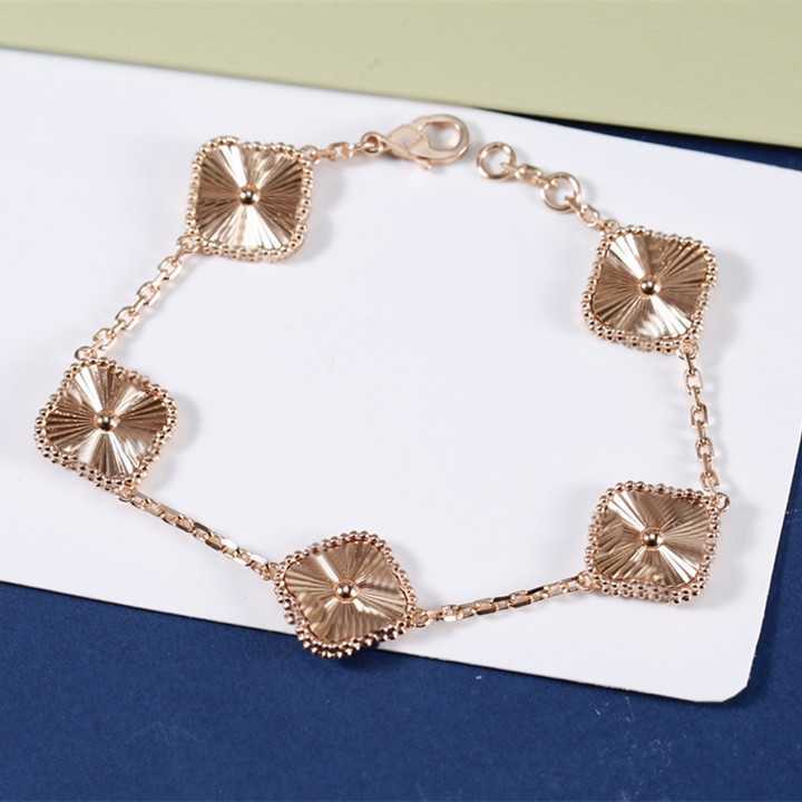 

Four Leaf Clover Bracelet For Woman Designer S925 Silver Bracelets Gold Silver Mother of Pearl Green Flower Chain Womens LinkB