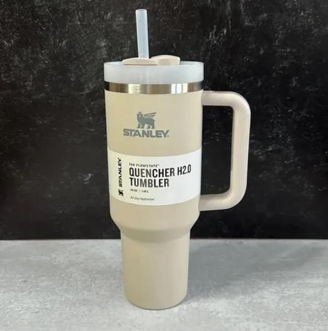 

40oz with Stanley silvery logo Mug Tumblers With Handle Insulated Tumbler white Lids Straw Stainless Steel Coffee Tumbler Termos Cup 1pc FY5673, Multi-color