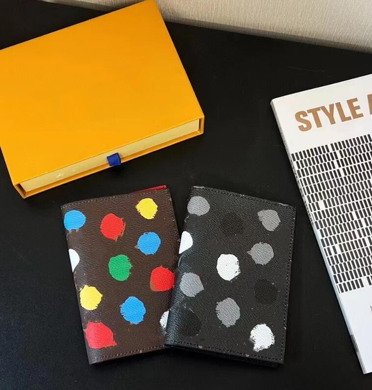 

7A Passport Holder Coin Purses Christmas VIVIENNE Travel HOLIDAYS New Fashion Designer Women Handbags Clutch Credit Card Holders Limited Sale Genuine Leather hot, Brown 1