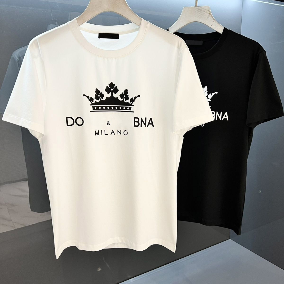 

Italy Mens Black white T Shirt DG Letter Print O-neck New designer brand Breathable Anti-Pilling T-shirts Men Women Hip hop Streetwear Clothing tees Tops, D2