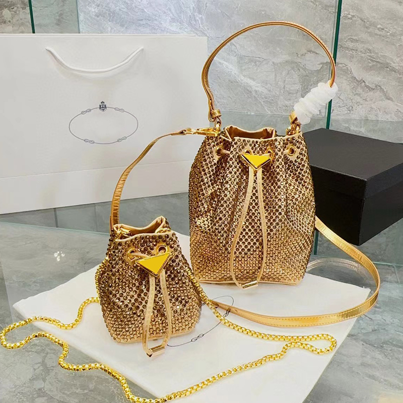 

Women Tote Handbags Mini Satin Designer Fashion Crystal Embellished Bucket Bags Diamond Totes 2023 New Summer Gold Black Shiny Party Shoulder Purses