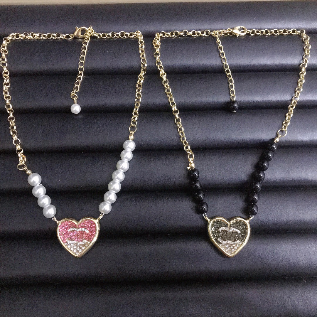 

Designer Choker for Women Heart Necklace Copper Alloy Letter Pendant Choker Necklaces High Quality Wedding Jewelry ZG1422