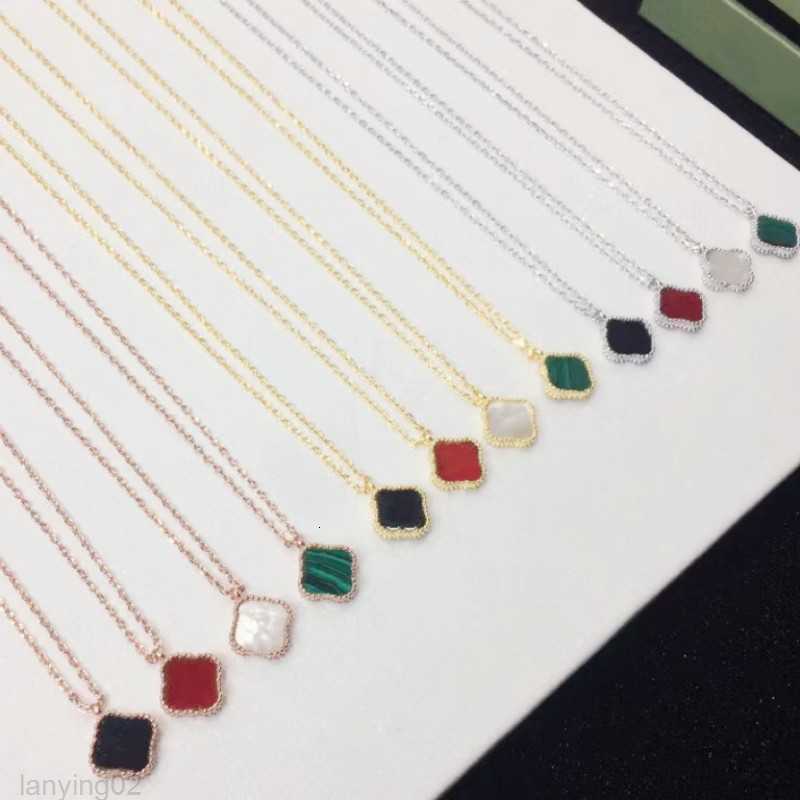 

Fashion Designer Women's Pendant Gold Clover Necklace for Girls Valentine's Day Love Gift 316L Stainless Steel JewelryBN2Y