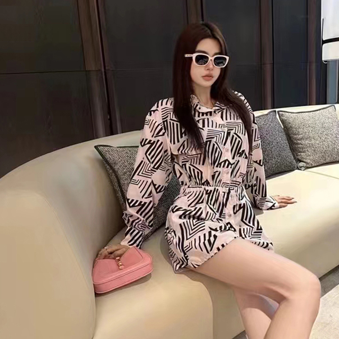 

Designer jumpsuits Womens striped dress Summer 23SS Pentagram Printed Casual Jumpsuit Shirt Cut Elastic Waist Shorts Shape Fashion woman clothes jumpsuit, White