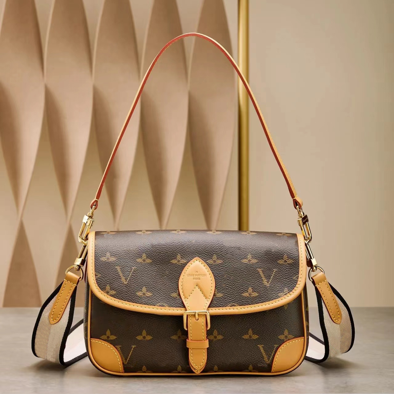 

underarm M46386 M45985 DIANE Totes camera Clutch bagbaguette Toiletry Kits Purses Cross Body handbag mens luxurys Designer Organizer cowhide Womens Shoulder Bags, Pink