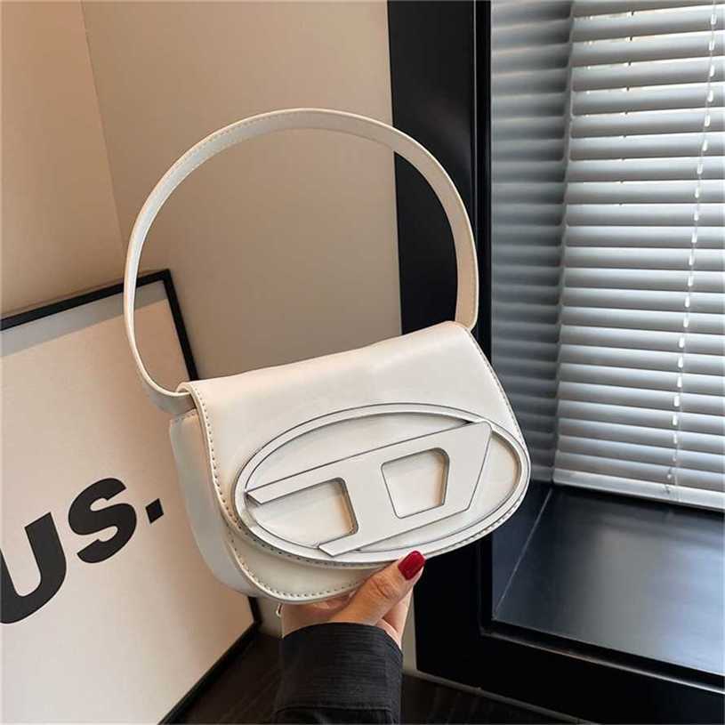 

This year's popular niche design bag 2023 new women's bag summer versatile crossbody bag square bag 85% Outlet Wholesale EH4S, Silver