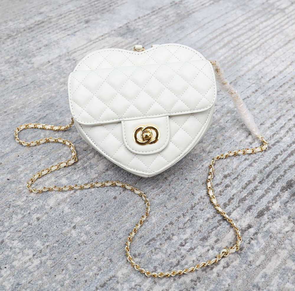 

2022 Winter Designer Bags CC Purse Luxury Shoulder Handbags Wallets Crossbody Chains Heart Shape Fashion Small and Convenient56, Pink