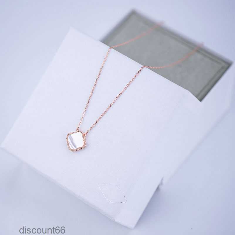 

Fashion Classic 4/Four Leaf Clover Necklaces Pendants Mother-of-Pearl Van Clover necklace 18K Gold Plated gift red luxury jewelry designer jewellery chainV1GI
