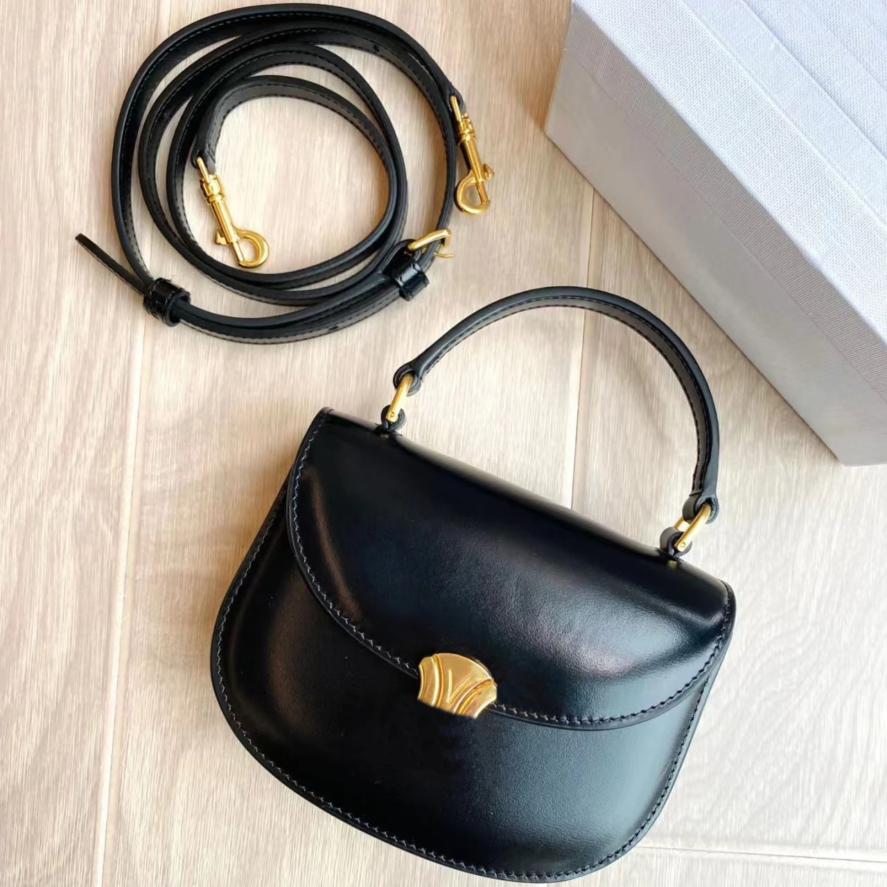 

Designer baguette bag handbags travel cosmetic bags clutch pochette Genuine Leather Wallets crossbody totes Womens purses Shoulder Shopping luggage bag mens Hobo, Brown